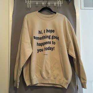 Beige crewneck in perfect condition.